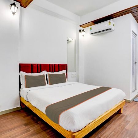 Hotel Silk, Premier Budget Friendly Luxury Hotel In Surat, Perfect For Families, Couples And Business Travelers Exterior foto